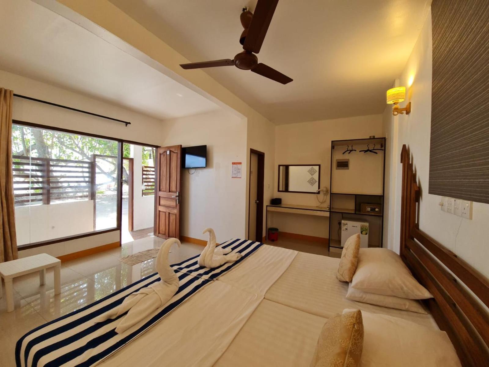 Liberty Guesthouse Maldives Mahibadhoo Exterior photo