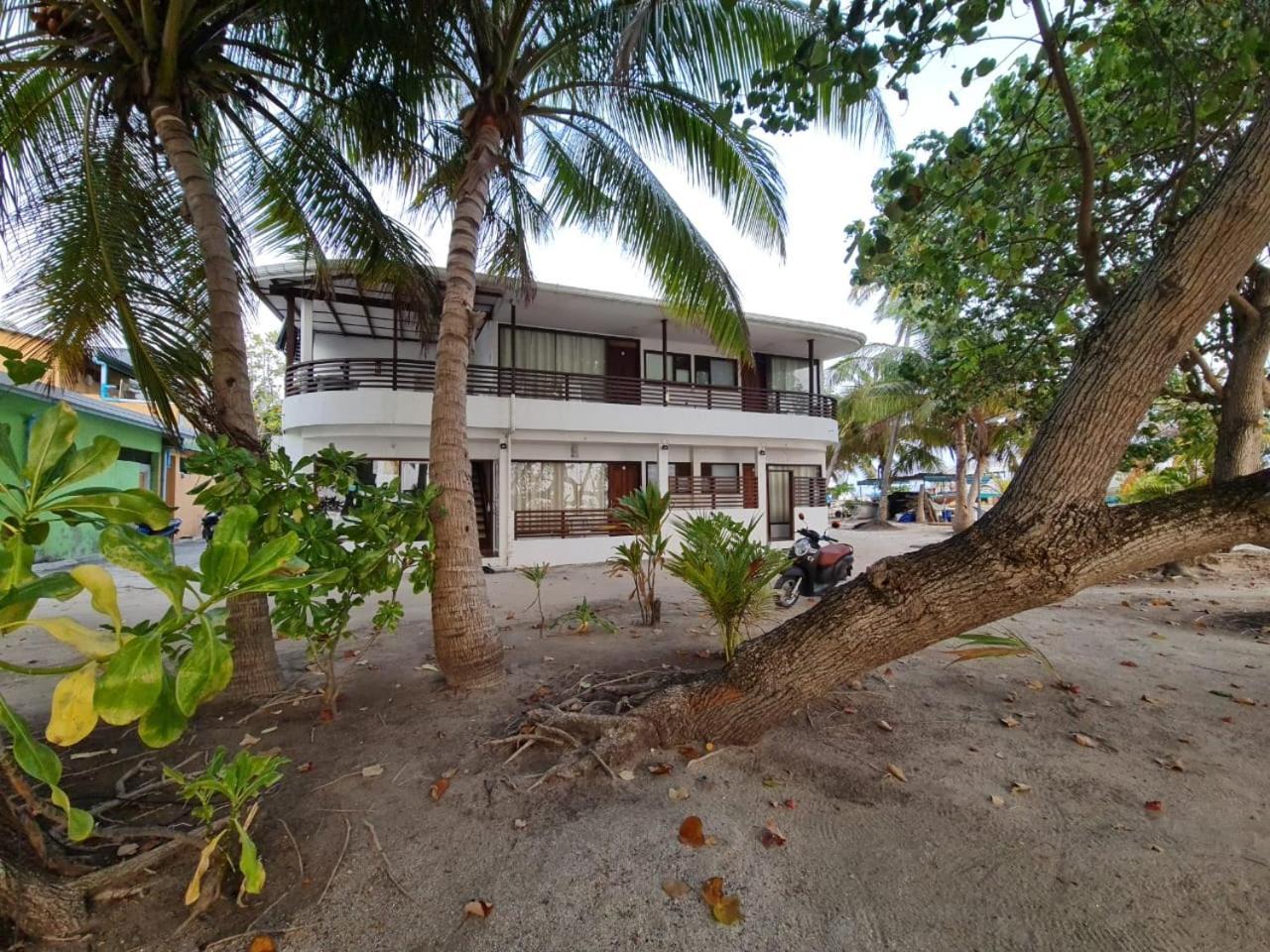 Liberty Guesthouse Maldives Mahibadhoo Exterior photo